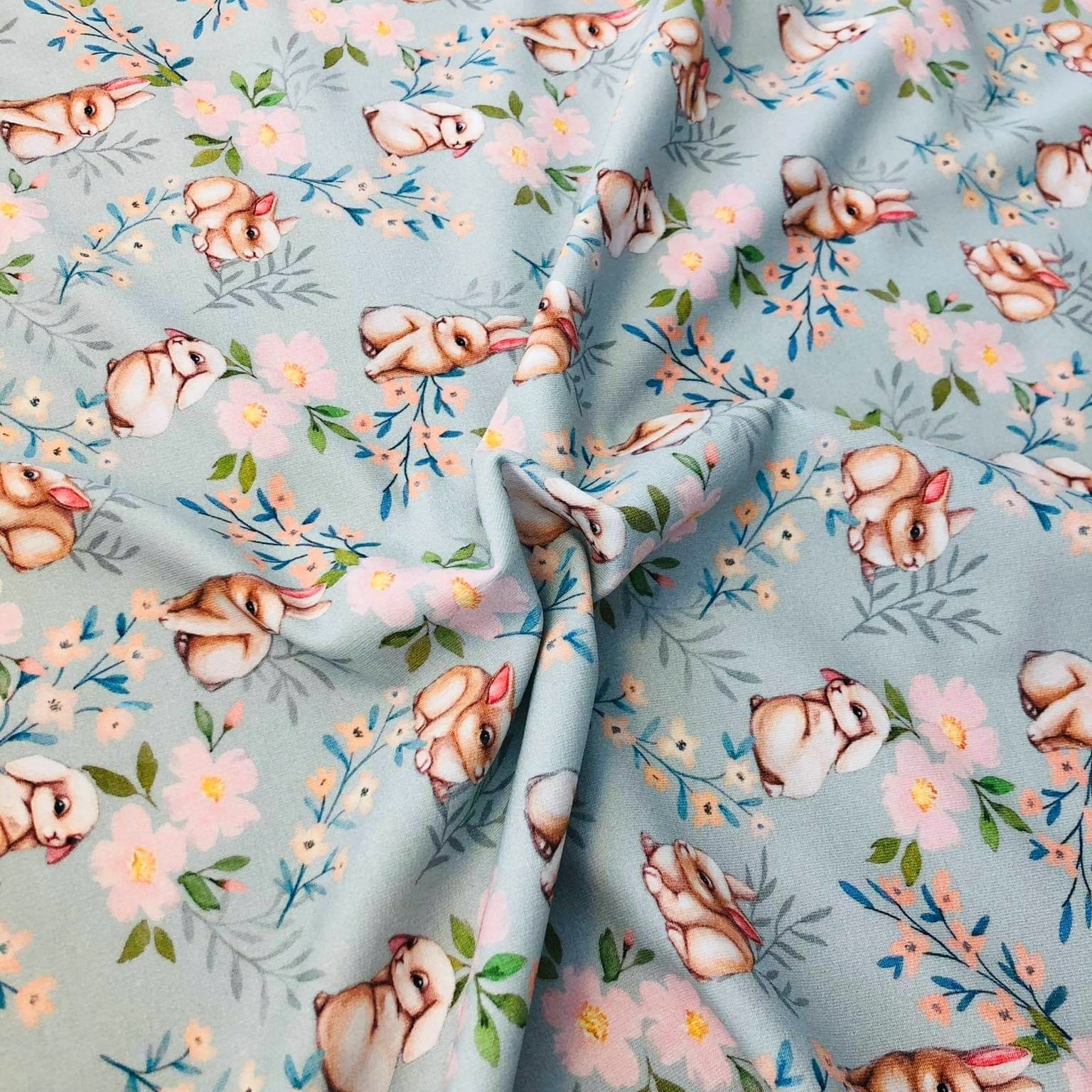 Kevadlilled ja jänkud kangal