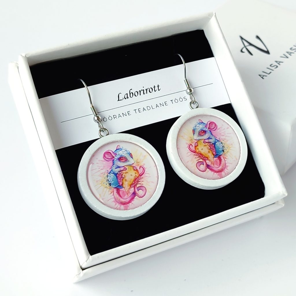 Laborirott Rippuvad kõrvarõngad Alisa Vasina Eesti disain