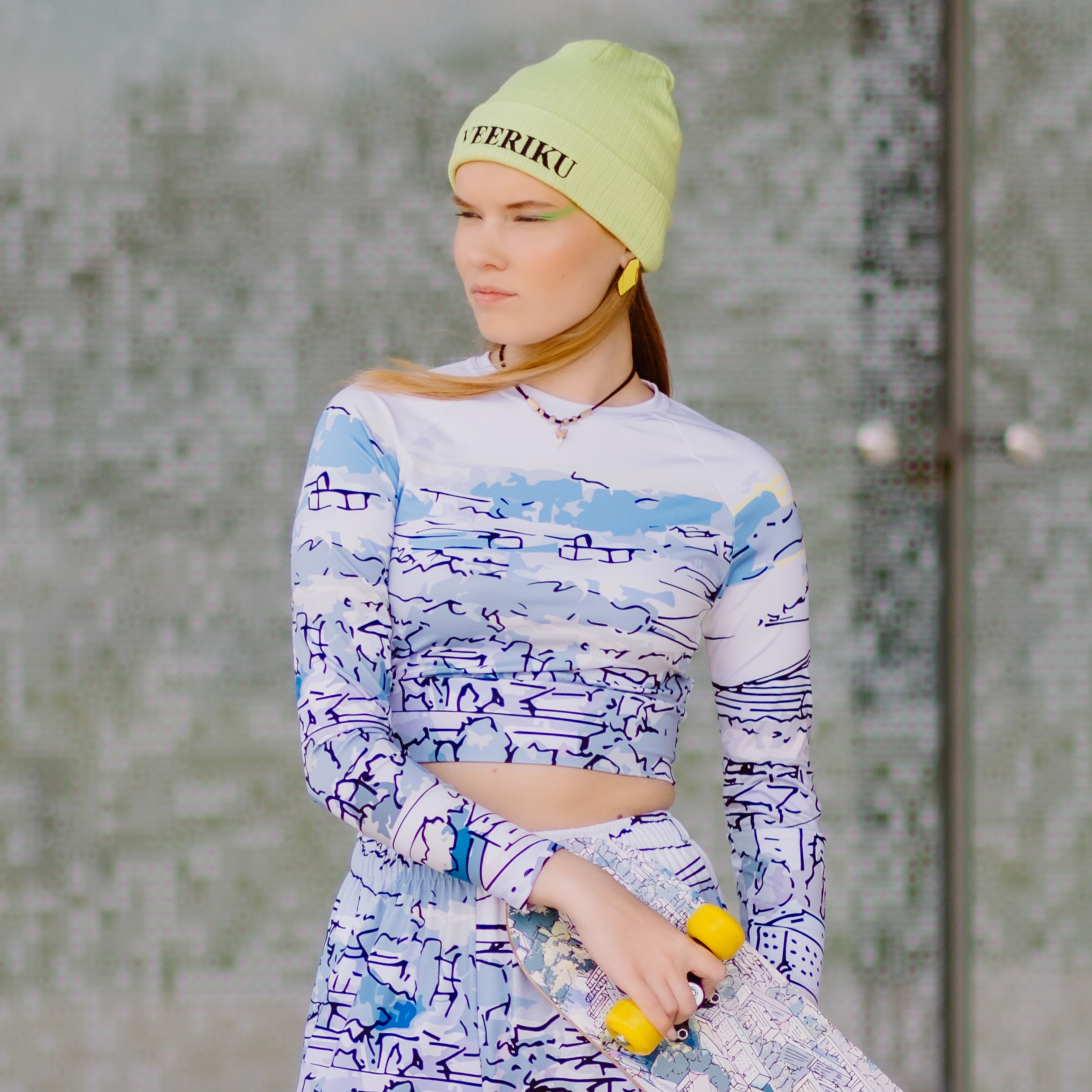 Pikkade varrukatega crop top eest Pikkade varrukatega crop top eest